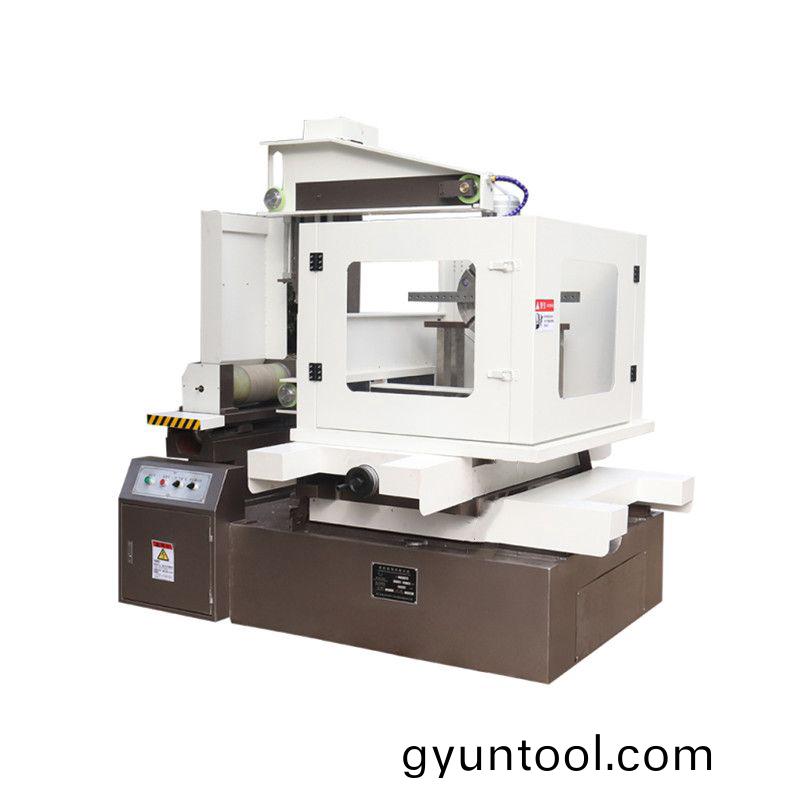 徃復式砂線(xian)切(qie)割機